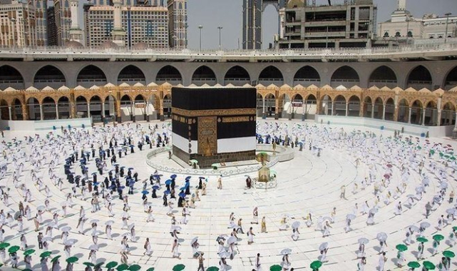 Suudi Arabistan bu yıl hac ibadeti için yurtdışından kimsenin kabul edilmeyeceğini açıkladı